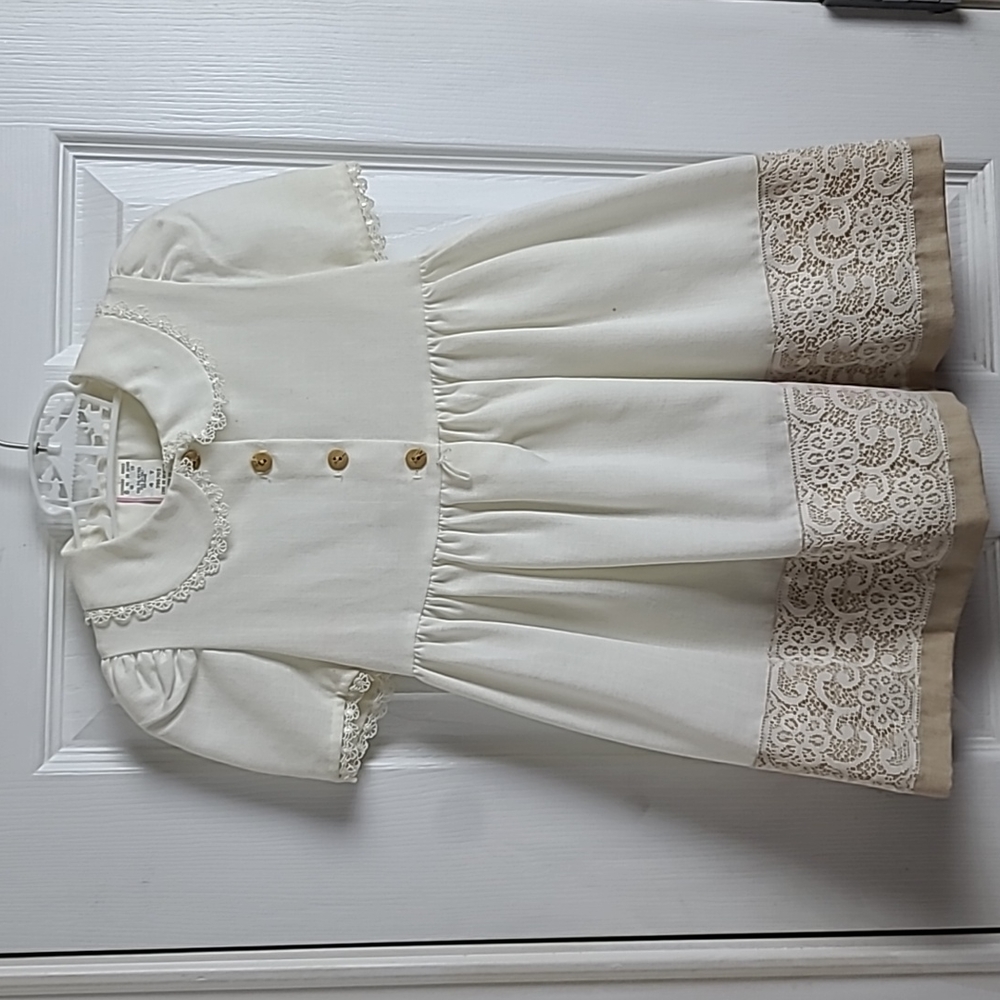 Vintage Little Girls Dress size 4T - Off White color with lace and crochet trim
